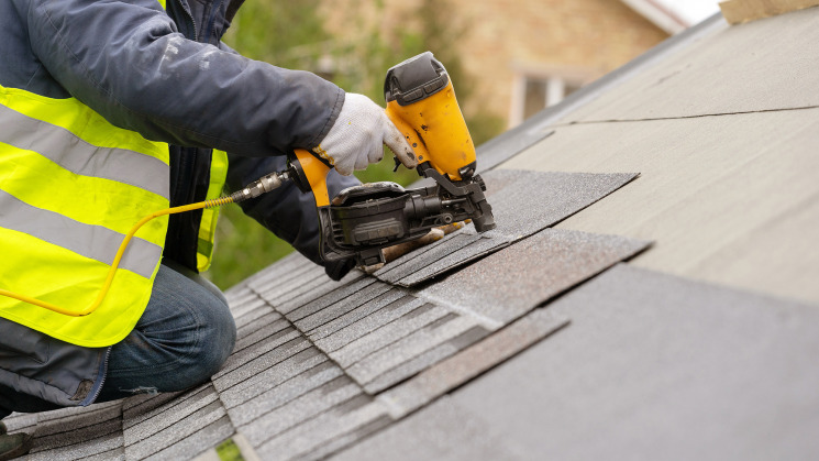 How to Become a Roofer